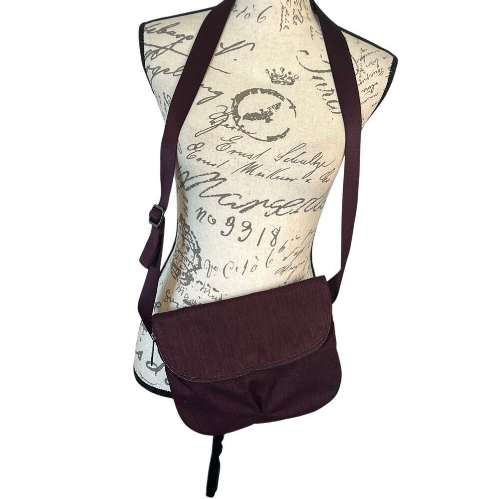 Lululemon Crossbody Fold Over Everywhere Travel Bag